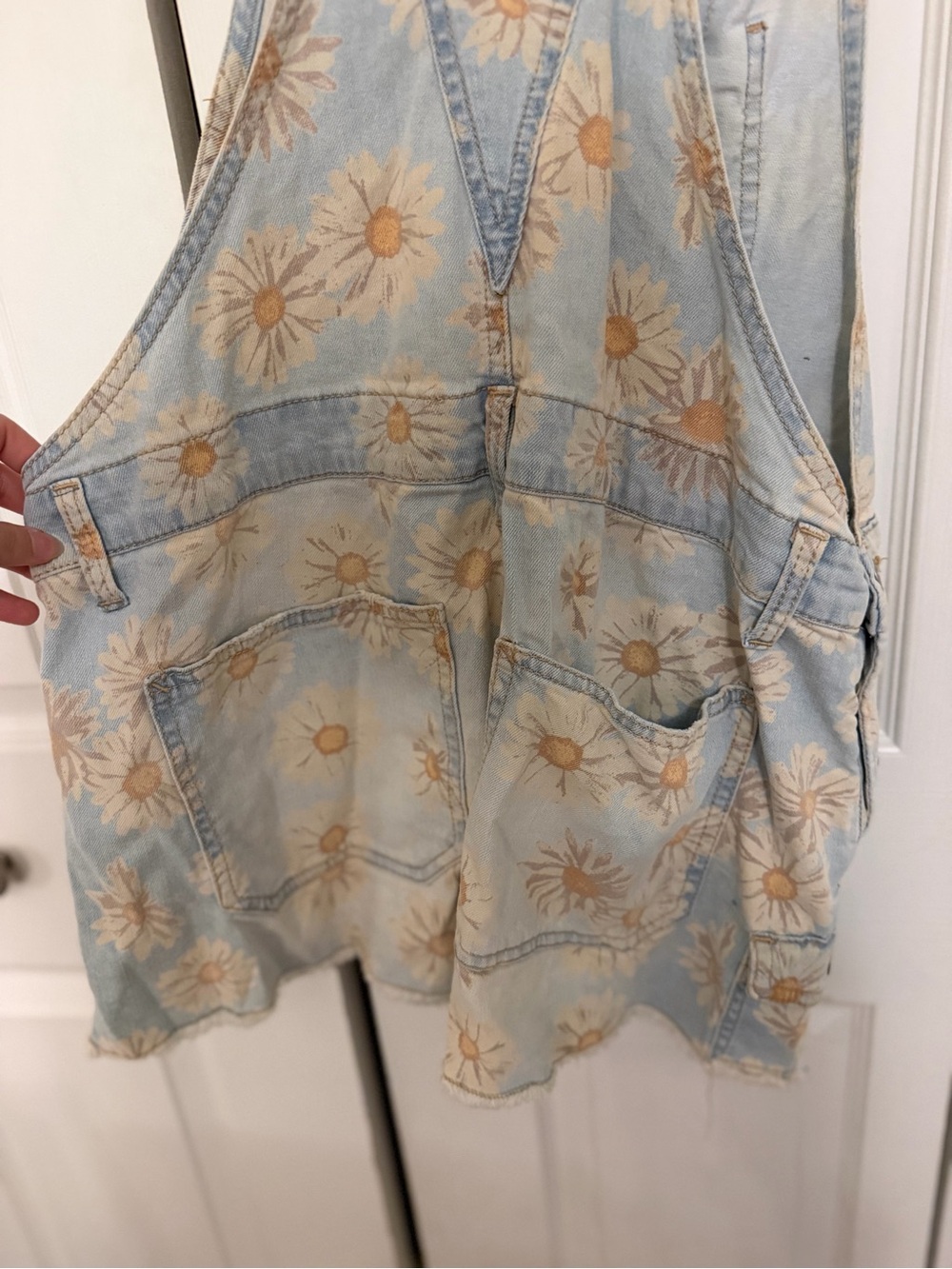 No Boundaries Light Blue Daisy Denim Short Overalls - Picture 6 of 7